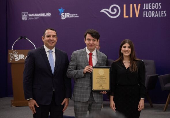 Premian a ganadores de los LIV Juegos Florales San Juan del Río
