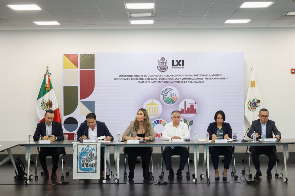 La diputada Andrea Tovar presentó a los integrantes de las comisiones unidas el plan de trabajo para conformar la ley de aguas en el estado