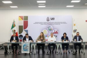 La diputada Andrea Tovar presentó a los integrantes de las comisiones unidas el plan de trabajo para conformar la ley de aguas en el estado