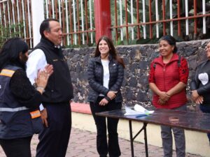 Presidente Roberto Cabrera escucha y atiende las necesidades de la comunidad de Buenavista