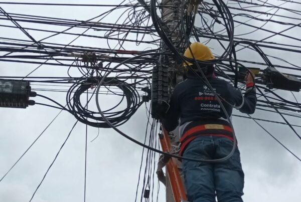 Retiran 800 kilogramos de cableado obsoleto en Guadalupe de las Peñas