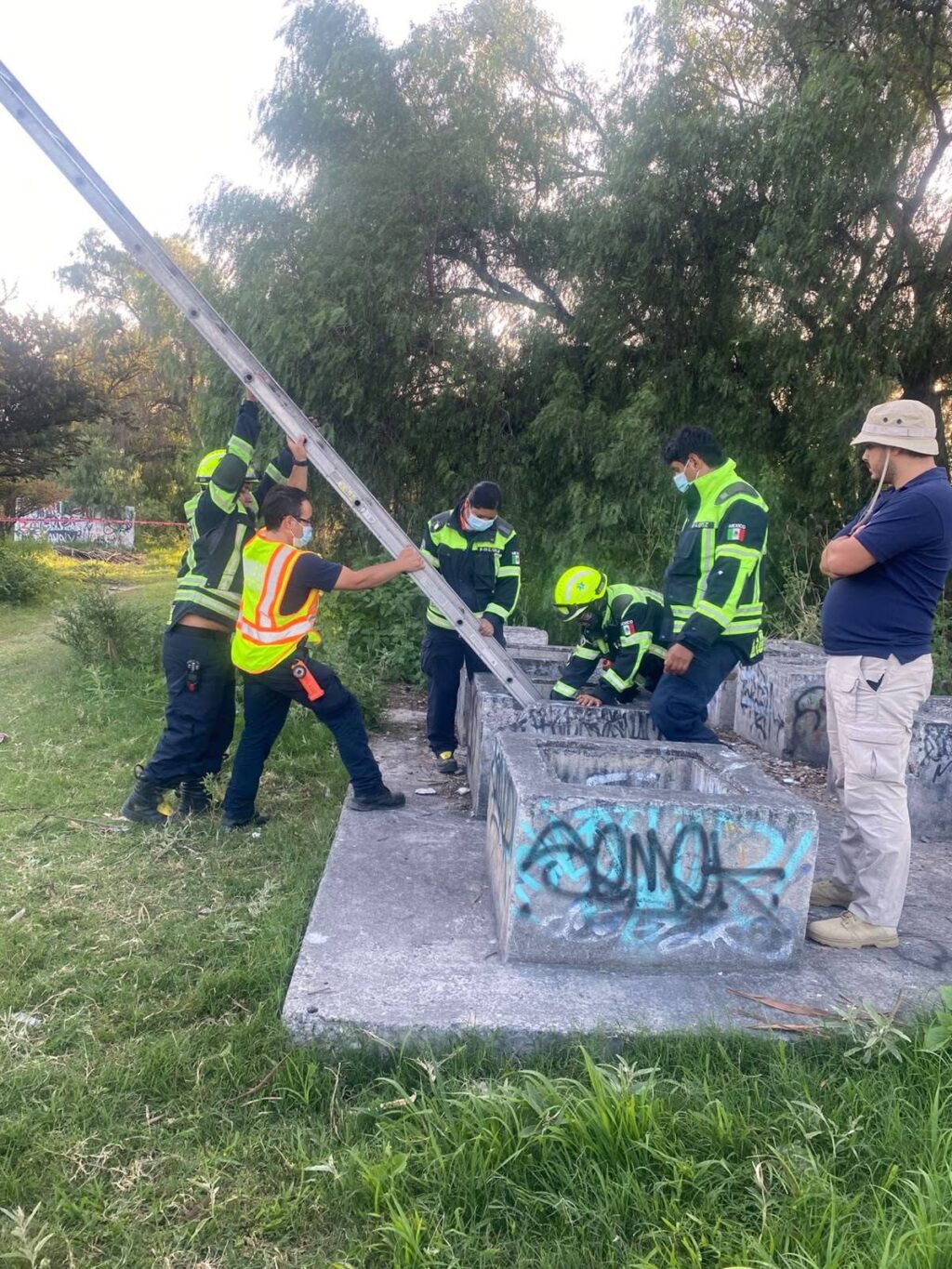 Descartan restos humanos tras hallazgo en cisterna de San Pedro Ahuacatlán