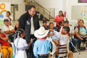 Roberto Cabrera fortalece la cercanía con habitantes de La Llave durante visita al Polo de Desarrollo