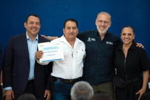 Entregan certificados a 200 beneficiarios del Programa de Apoyo a la Economía Familiar en San Juan del Río