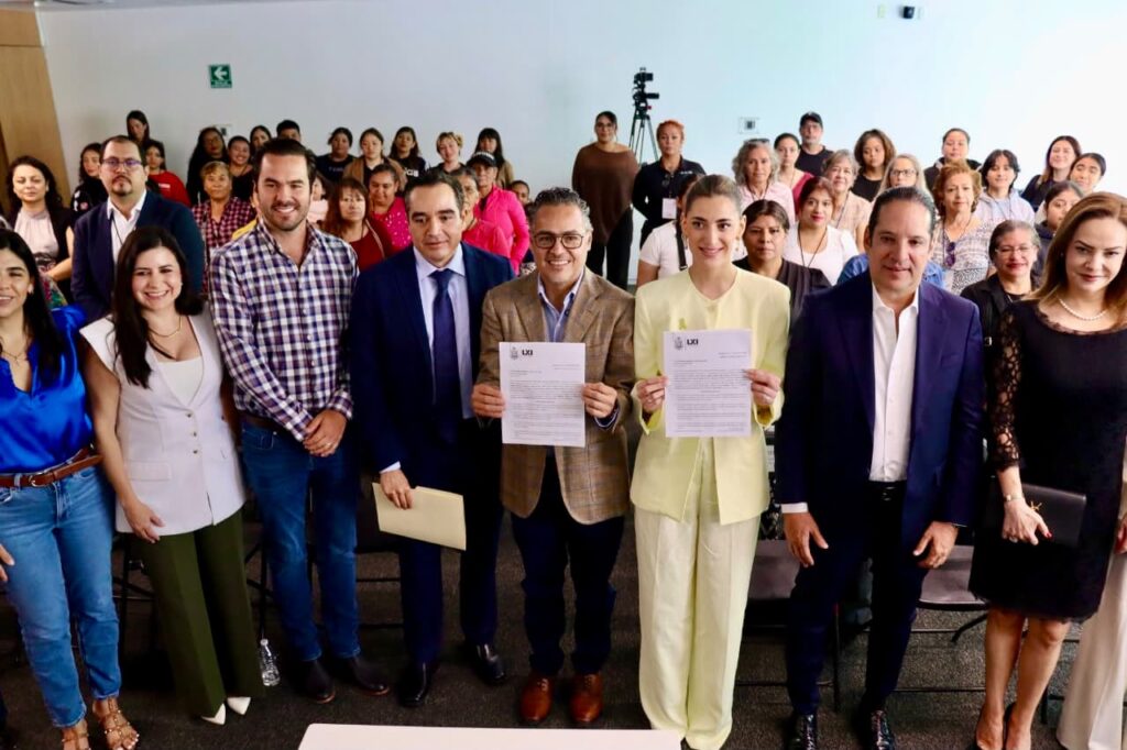 No normalicemos el dolor: Enrique Correa y Andrea Domínguez presentan iniciativa sobre endometriosis