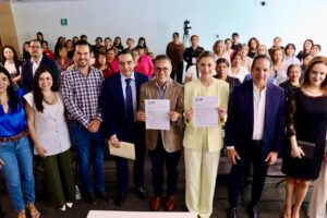 No normalicemos el dolor: Enrique Correa y Andrea Domínguez presentan iniciativa sobre endometriosis