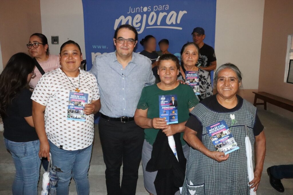 Recorre Memo Vega comunidades con motivo de su Informe de Actividades.