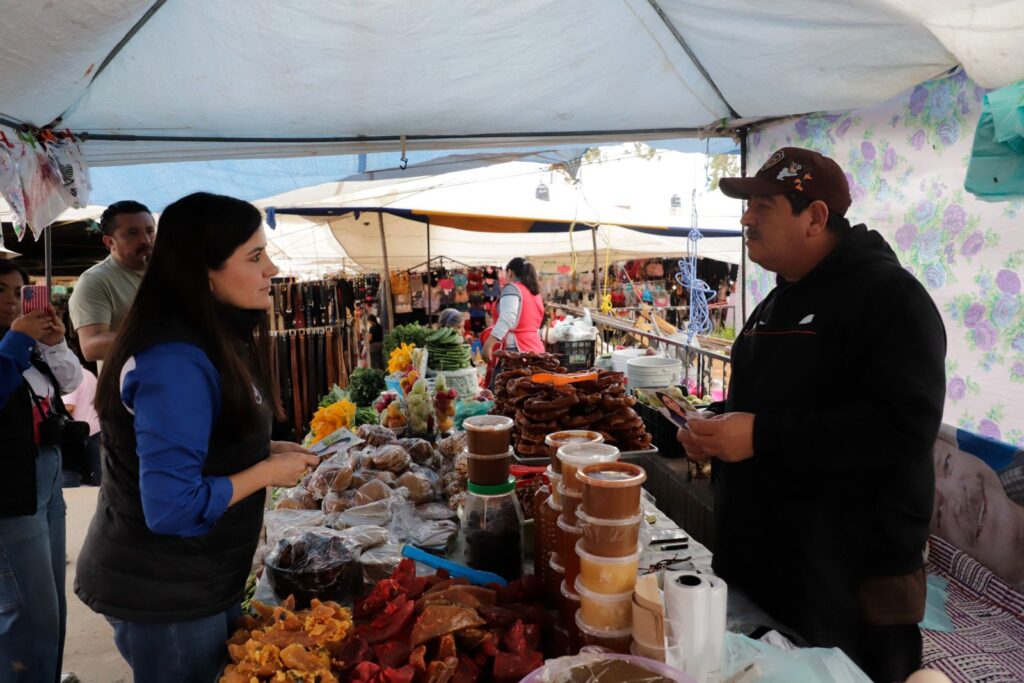 Leonor Mejía recorre Amealco para compartir resultados y escuchar de cerca a la ciudadanía