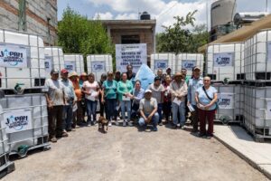JAPAM entrega 20 contenedores a familias de La Llave para garantizar el acceso al agua