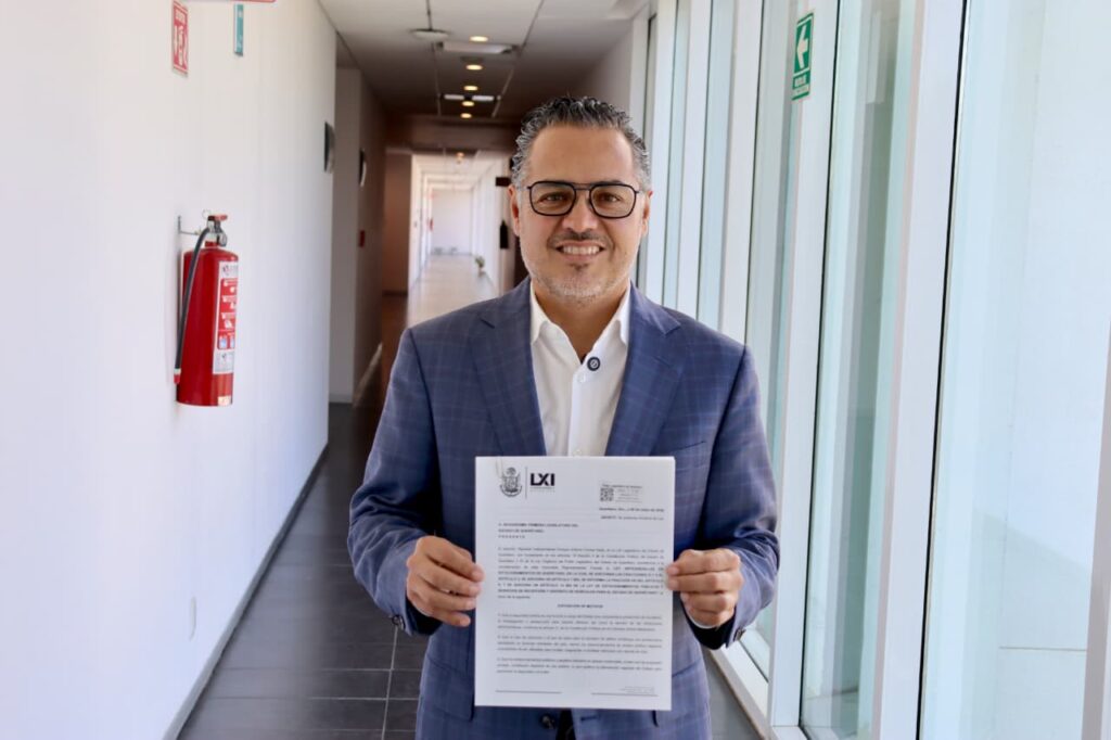 Propone Enrique Correa que estacionamientos de Querétaro acepten pagos con tarjeta