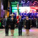 Presidente de la Mesa Directiva, Sinuhé Arturo Piedragil Ortiz entregó la Bandera Histórica del Primer Batallón de Infantería Permanente «Ligeros de Querétaro» al gobernador Mauricio Kuri González.