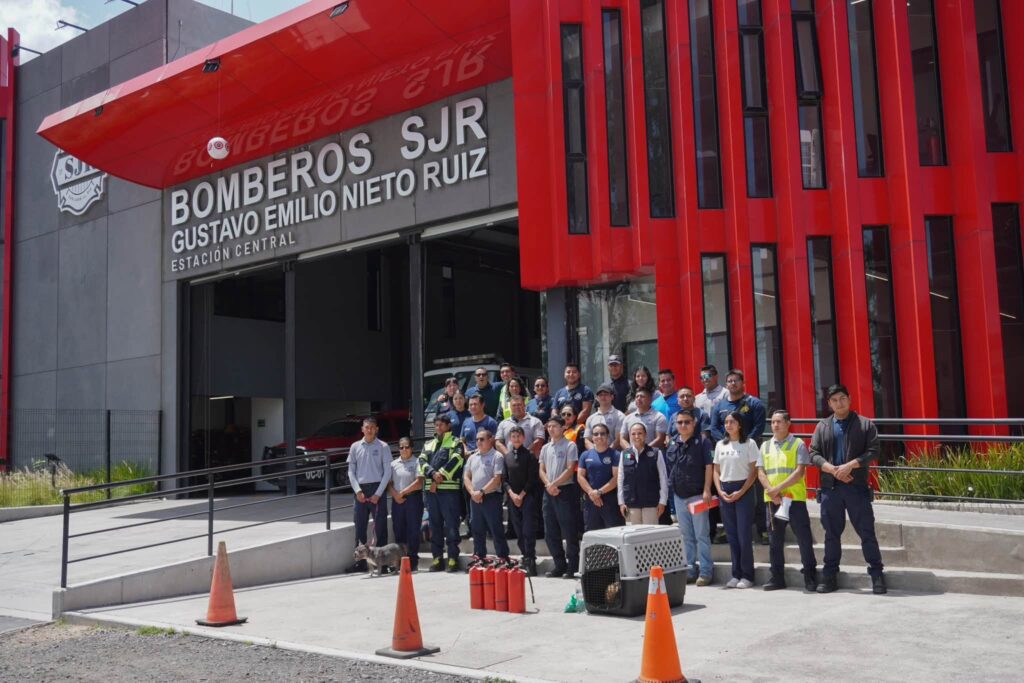 Bomberos de San Juan del Río ponen a prueba su capacidad de respuesta durante Simulacro Nacional