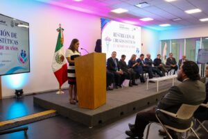 Doctora Vero Galicia encabeza Foro de Análisis con especialistas sobre iniciativa para restringir cirugías estéticas en menores de 18 años 