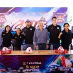Gallos Blancos realizan firma de autógrafos en San Juan del Río