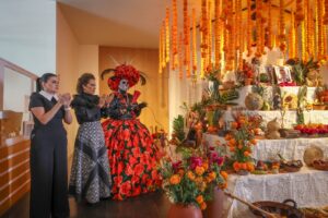 Presidenta de la Mesa Directiva, diputada Adriana Meza, inauguró el Altar de Muertos del Poder Legislativo en memoria de Fernando Cervantes Jaimes