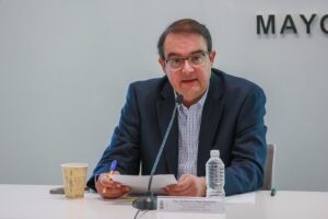 Morena no puede convertir una acusación en verdad a fuerza de firmas: Memo Vega