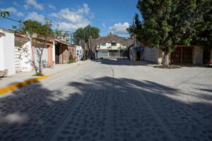 Entrega Roberto Cabrera la rehabilitación de la calle Cadereyta en Vegas del Río con una inversión de 1.8 mdp
