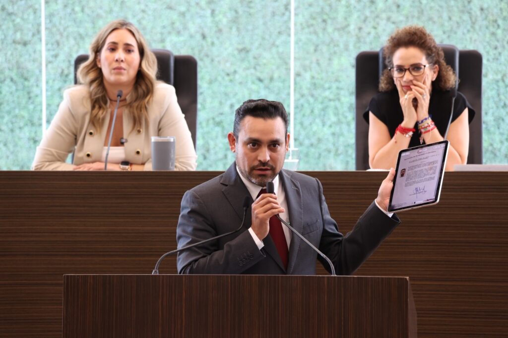 Homero Barrera defiende la soberanía nacional desde el Congreso de Querétaro