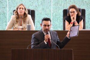 Homero Barrera defiende la soberanía nacional desde el Congreso de Querétaro